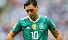 厄齐尔最新爆料信息视频,职业生涯转折与足球人生感悟